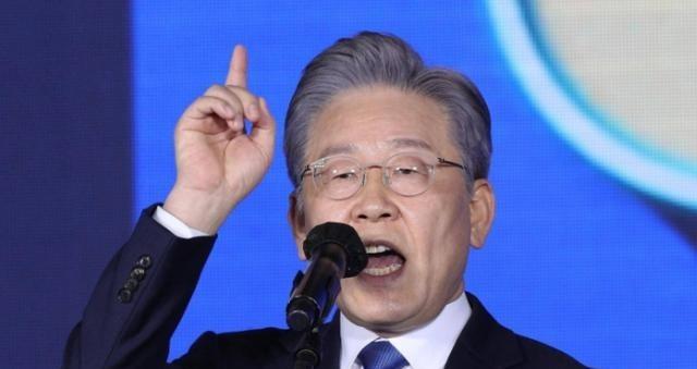 虽然很不想承认，但李在明是韩国现在最大的”伪君子”，大伙应该不会反对吧？韩联社9