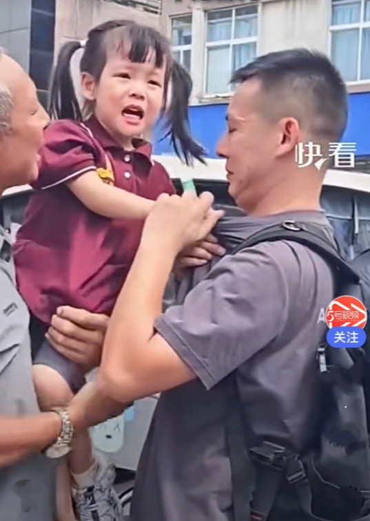 近日，河南一名军人爸爸短暂的假期结束了，即将收拾行囊、返回部队，才3岁半的小女儿