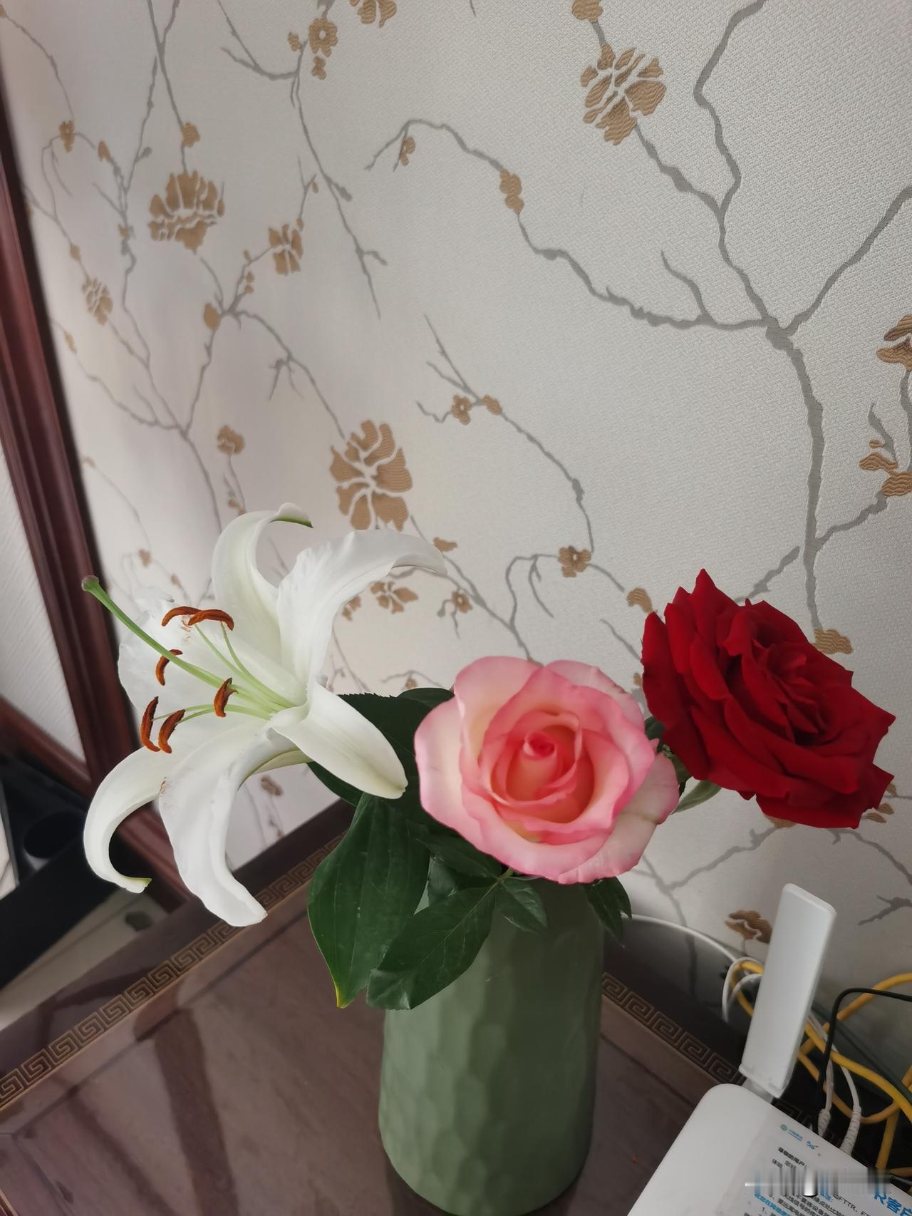 一个大哥前年买了套房子，花了180万，并且又花了20万精装修了，装修完呢，没搬去