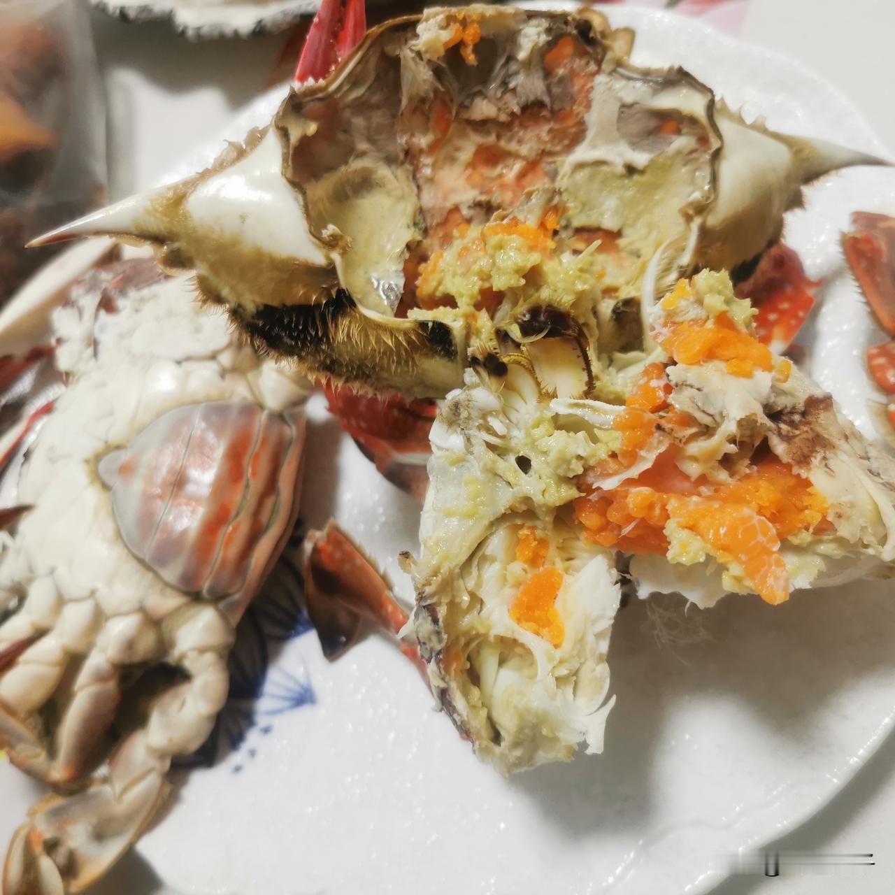 大连海鲜真是鲜，吃不够!昨天傍晚，又去刘家桥市场买海鲜了！五月一日，买的