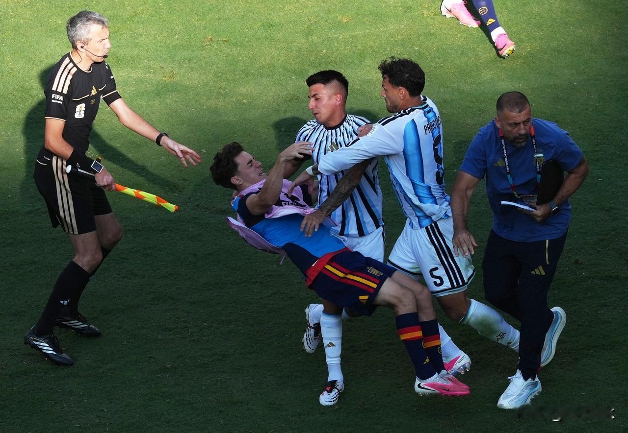 国际足联将对阿根廷国家队启动调查！据贝因体育（beinsports）报道，