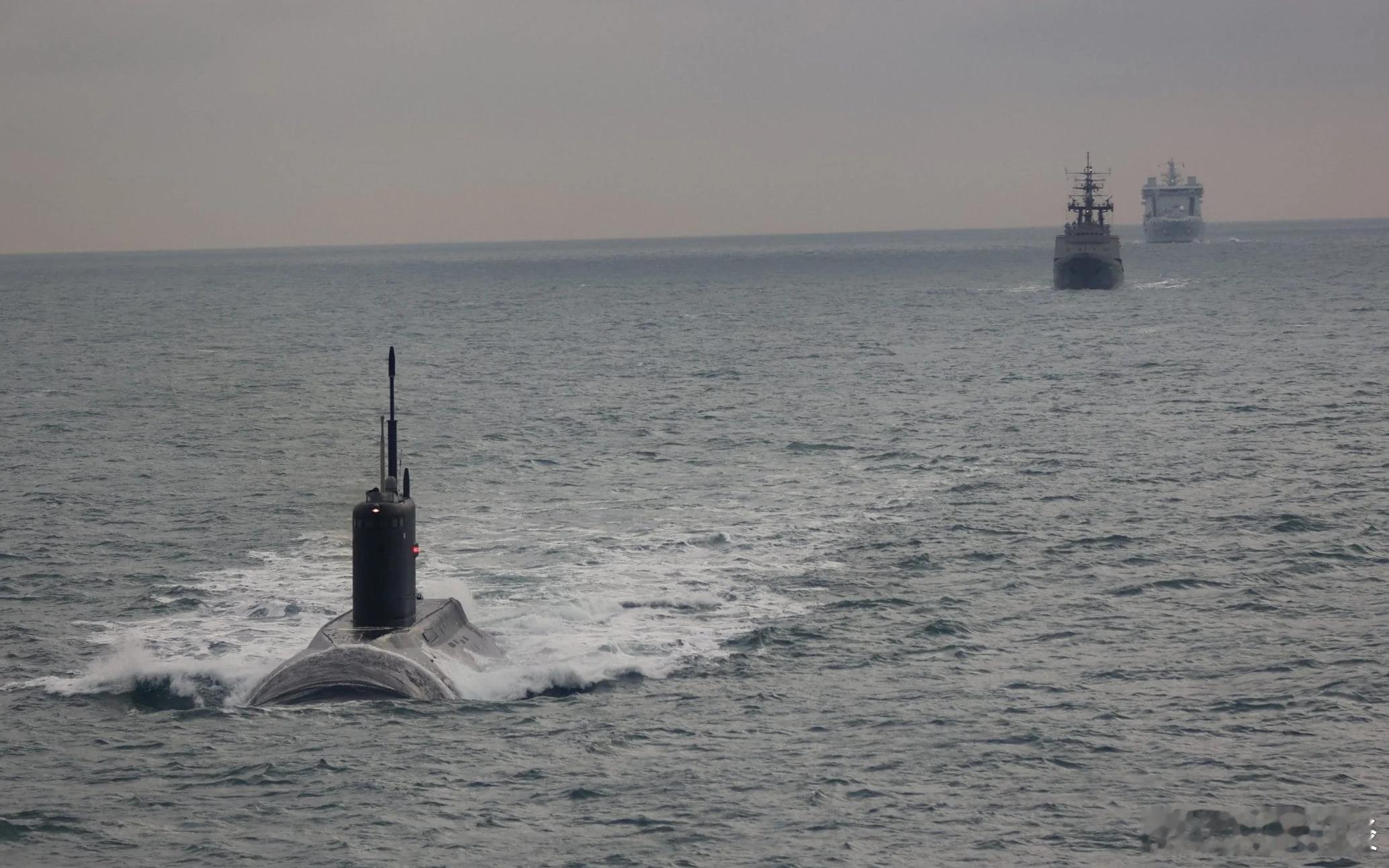 【北约秘书长：做好与俄罗斯开战的准备】[战争拯救不了衰弱的欧洲]（电讯报）北约领