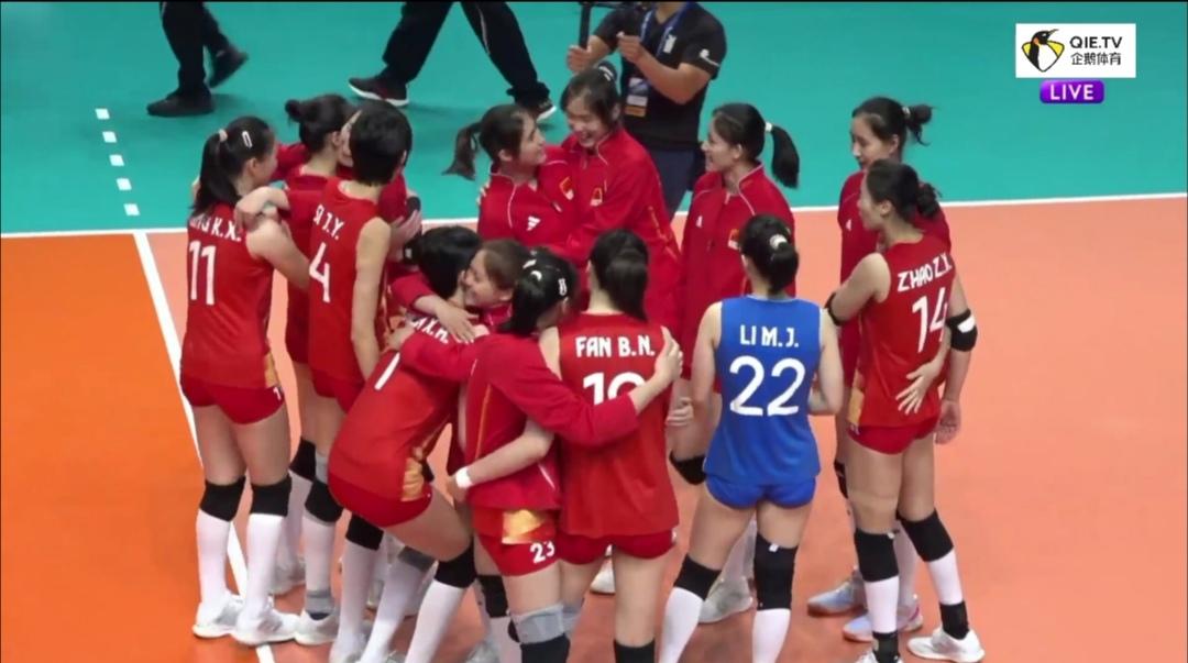 亚洲东区女排锦标赛，中国队两连胜！中国队3：1（25-17；25-18；1