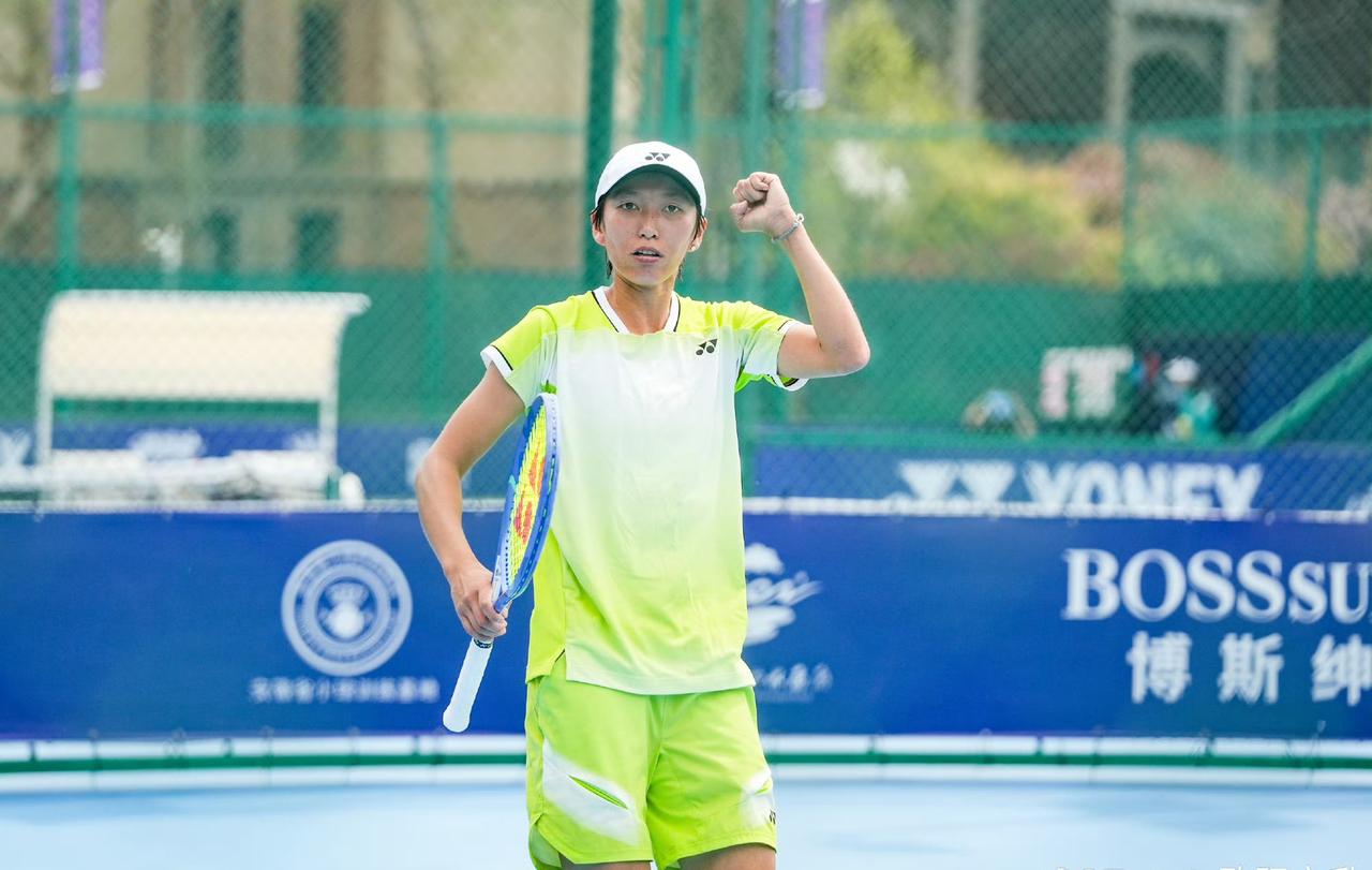 年轻人没经验！浪费两个赛点是要受惩罚的！六安W100女单半决赛：任钰菲