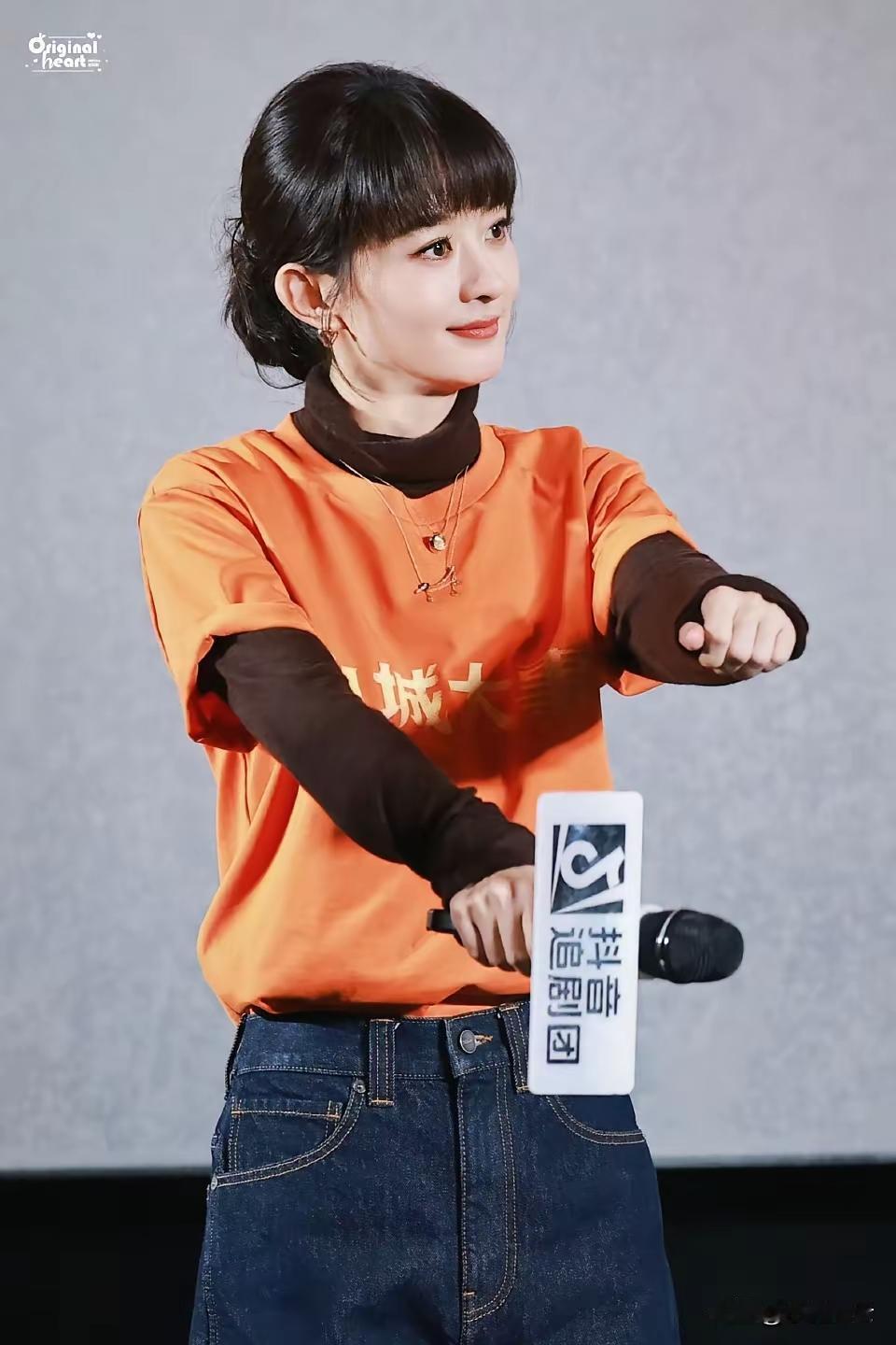 好嫩好可爱好漂亮好温柔大气赵丽颖的齐刘海太好看了她真的好适合这款发型啊？