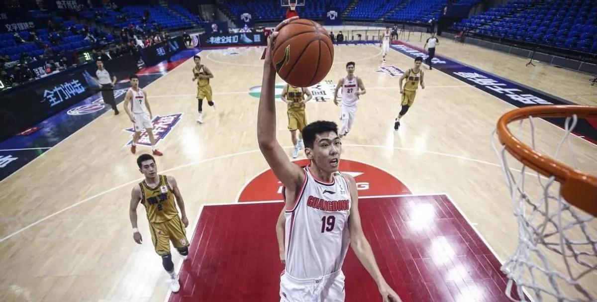 如果徐昕被NBA选中！请不要感觉到意外杨瀚森和林葳在美国准备选秀冲刺，然而近日