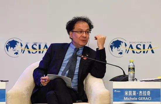 意大利前经济部副部长米歇尔·杰拉奇：中国剥夺了女生在大街上被抢劫，被袭击的权利！
