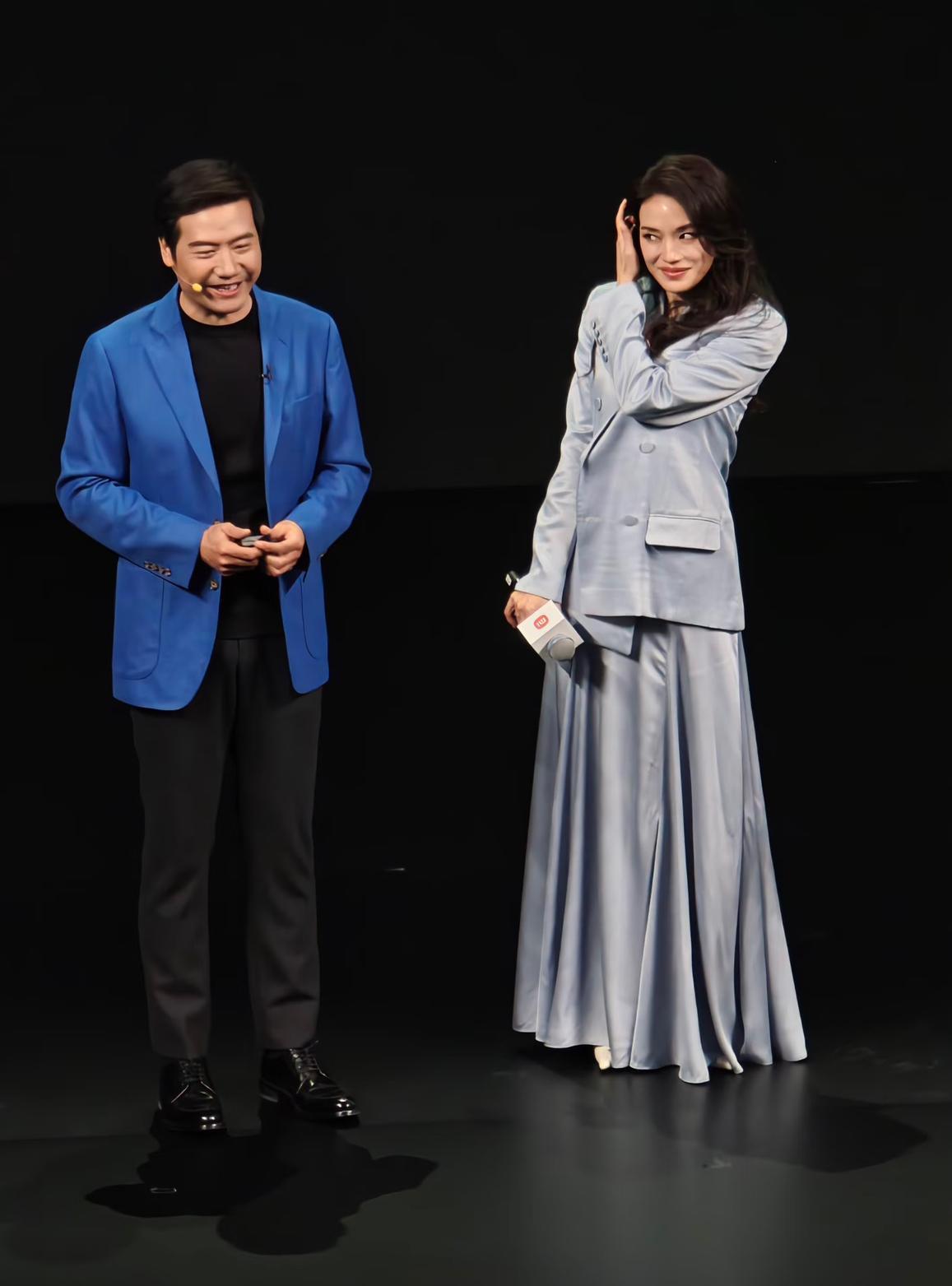 果然还是女人最懂女人，我问我闺蜜，小米发布会上，为什么舒淇用这种眼神看着雷军