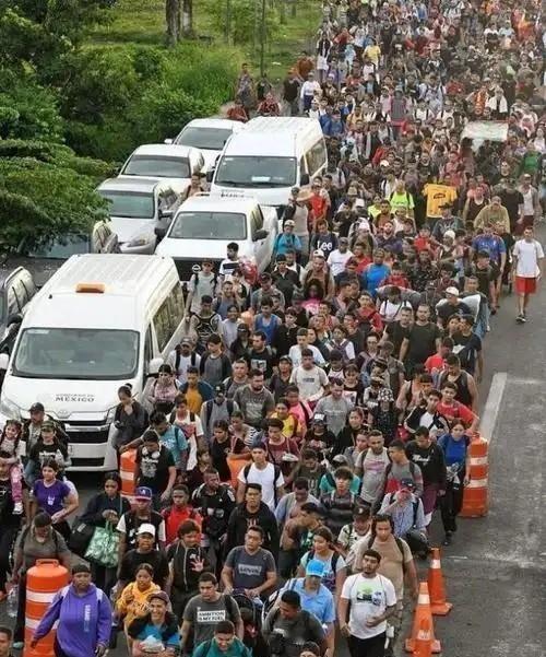 为啥美国富人不来中国，中国富人却爱去美国？ 这事挺有意思。 总听说中国有