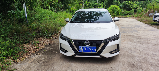 我们来比一比油耗我的十四代轩逸开了六年多了，依然保持低油耗，这个我觉得和车的年