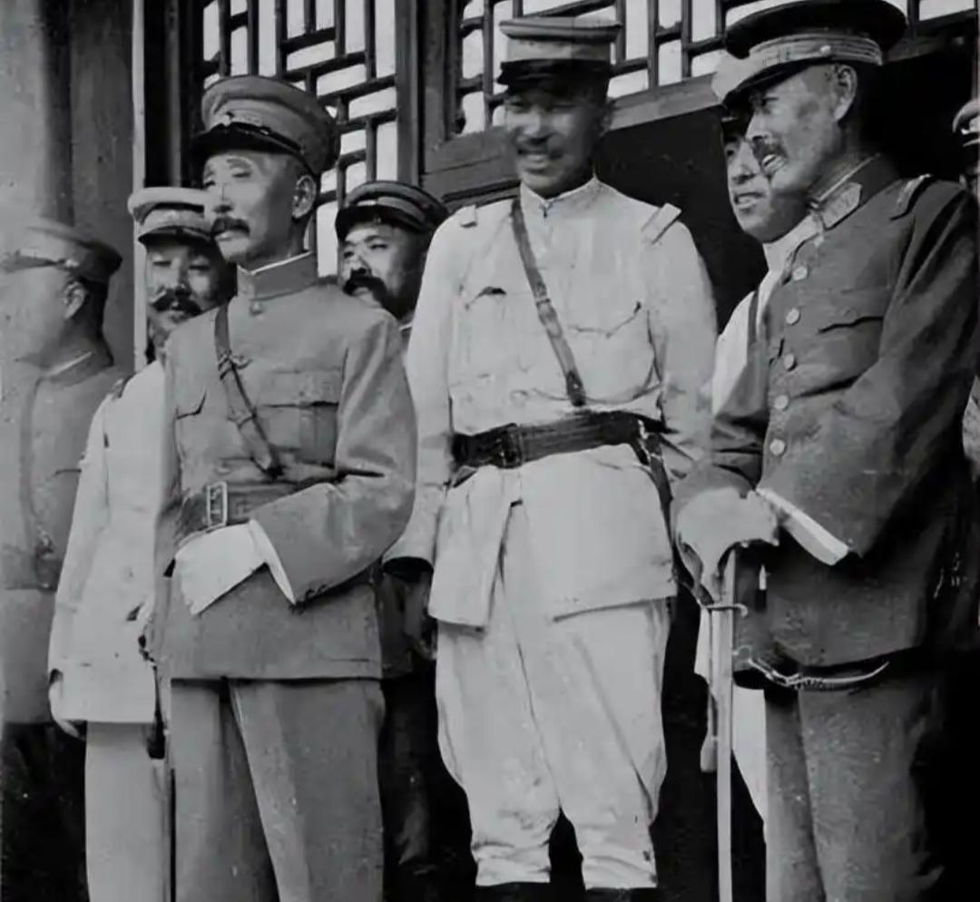 吴俊升是张作霖的左膀右臂，他的发迹也很传奇。1879年他加入清军捕盗营，从火夫、