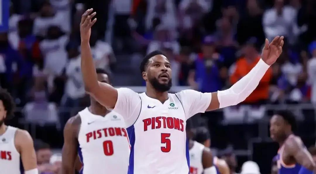 35岁了，NBA不要他。但辽粤晋三支CBA豪强，正在秘密抢这颗“核弹头”。