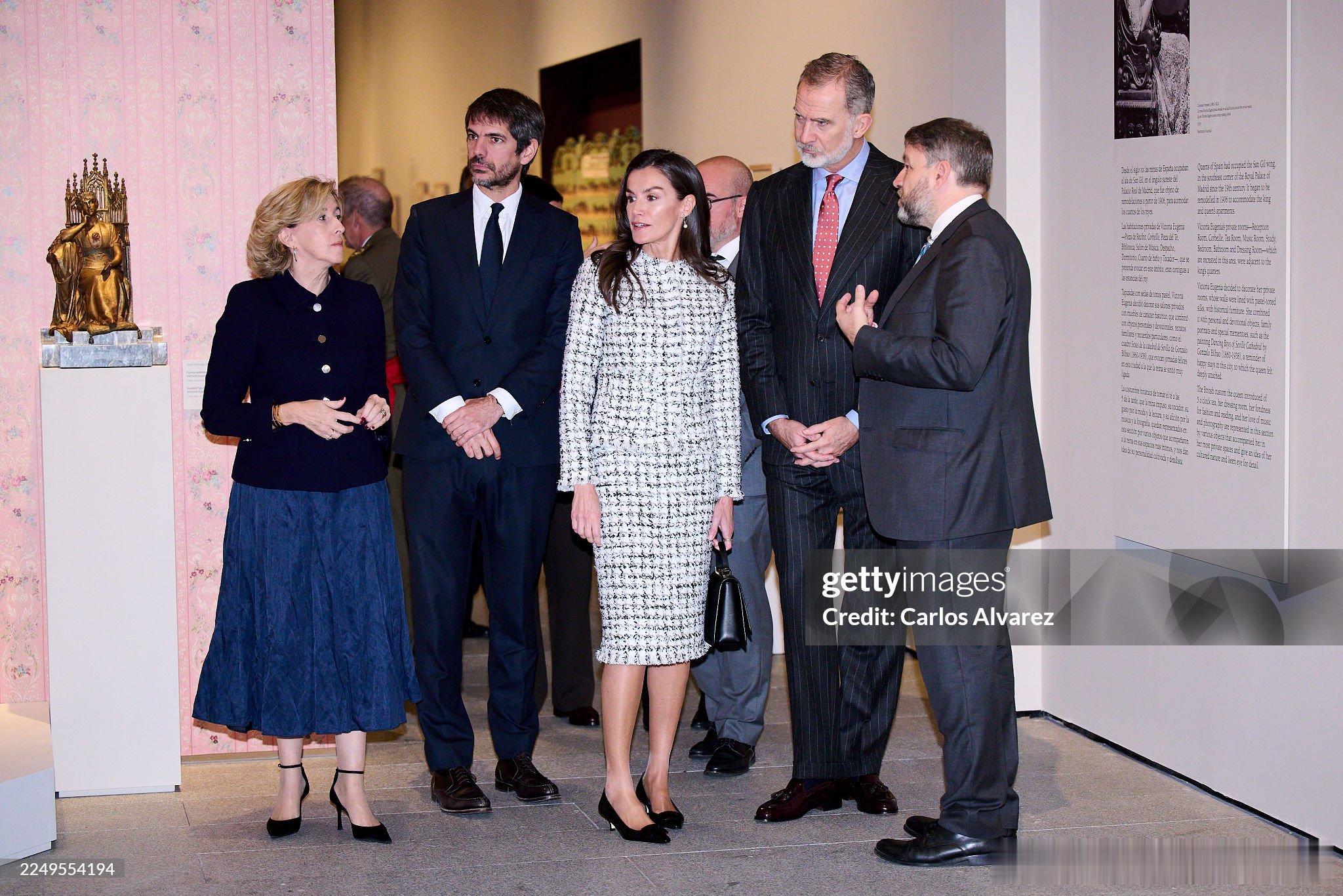新闻2025.12.2西班牙国王夫妇在马德里皇宫为“维多利亚·尤金妮亚王后”