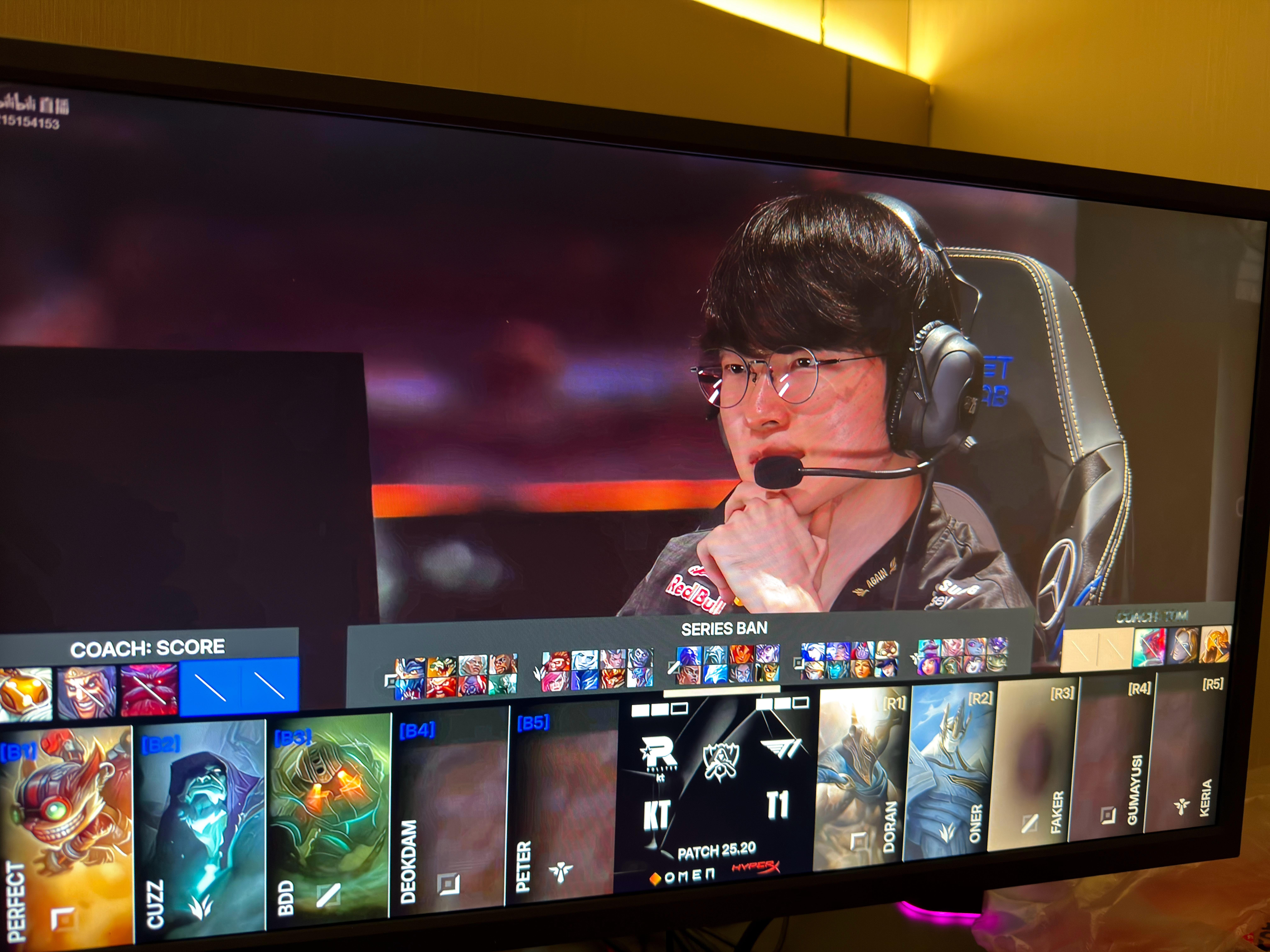 KT对战T1决胜局开始了，Faker选上了加里奥，今年不会真的又是T1拿下吧，