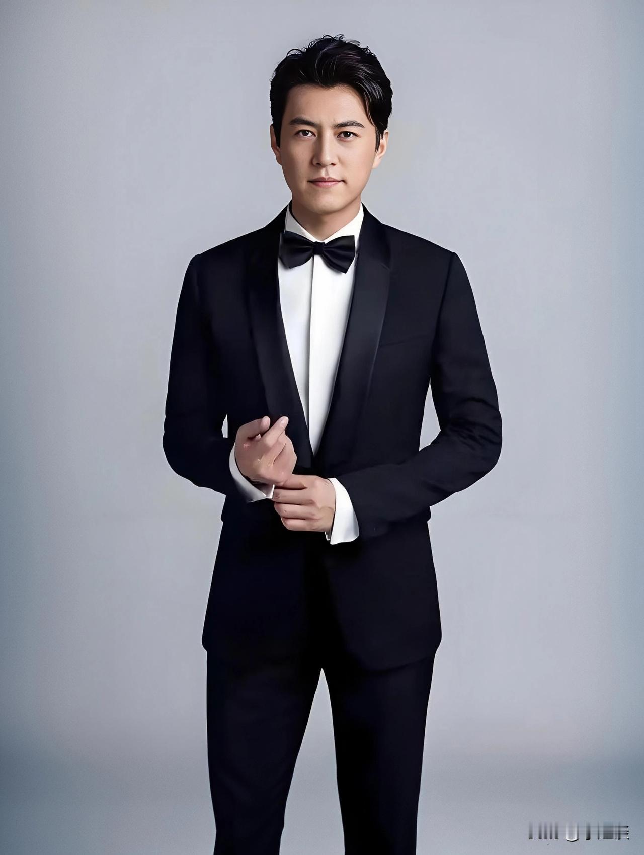 针对靳东导师学历造假一事，就该好好查一查。看来中戏这次是动真格的了，直接倒查