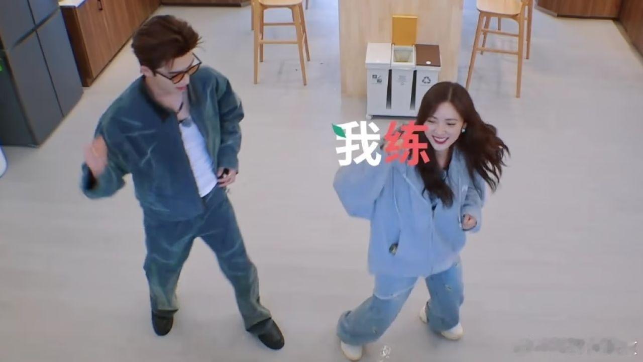 亲亲组各跳各的《乘风2026》二公舞台炸锅了！亲亲组表演《亲亲》直接翻车，四人