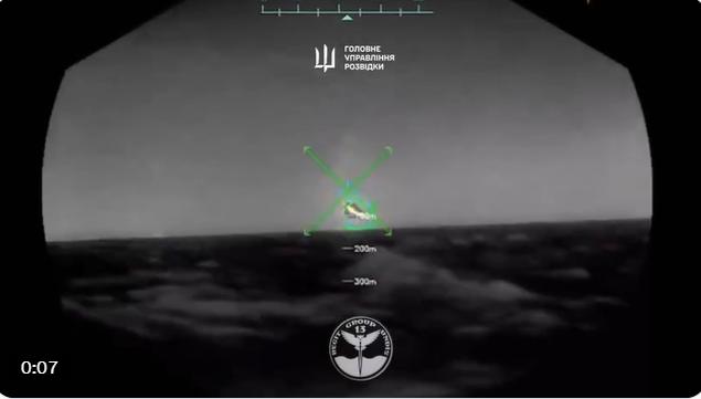 乌克兰放出了在黑海击落俄军苏30战机的视频，并澄清不是用爱国者导弹，而是使用水上