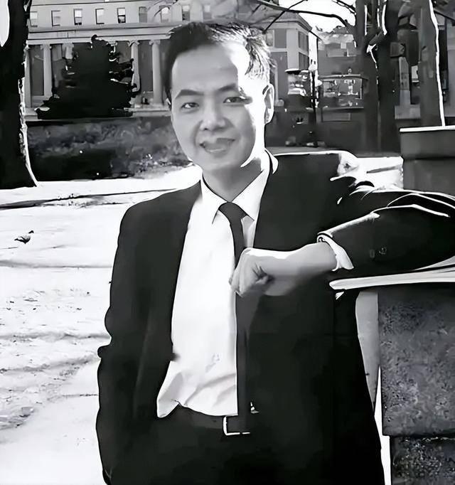 到美国留学的李政道享受的待遇绝对不是一般官费留学生能比的，此时他大学一年级19岁