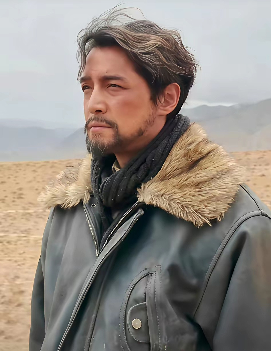 这个世界上我最看不透的人,就是胡歌了,明明自己现在儿女绕膝,为什么还对母亲抱着满