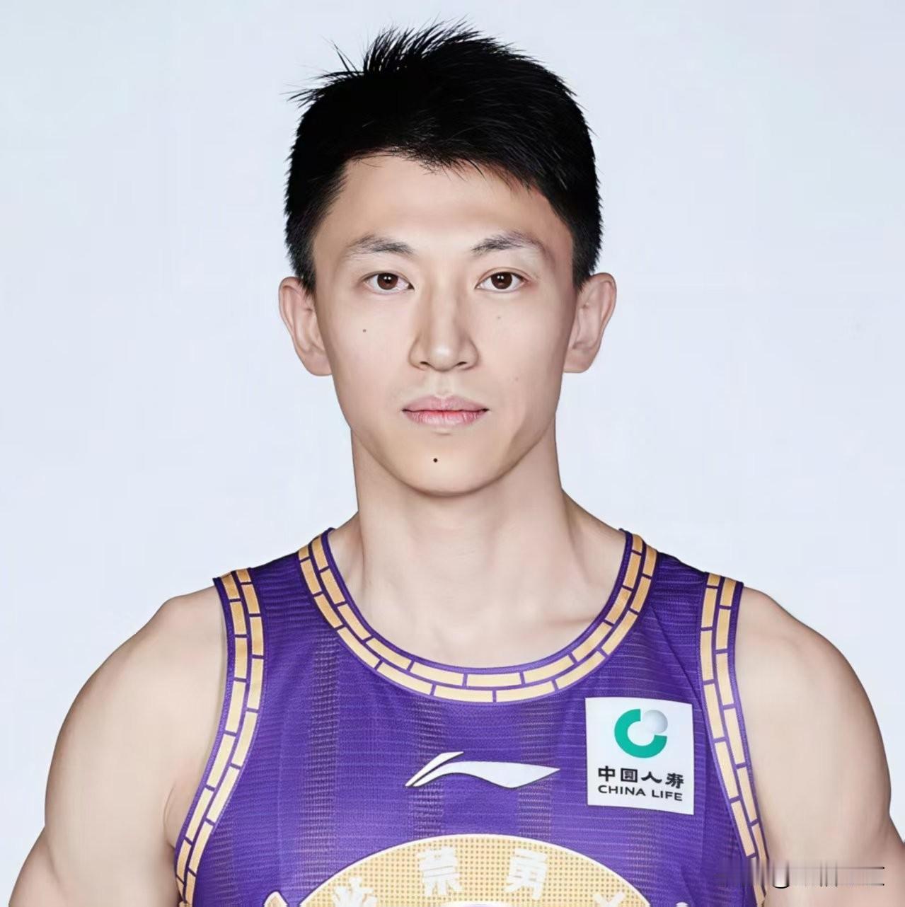 CBA常青树，现役联盟年龄最大的3个球员：1、麦基：效力上海久事俱乐部，中锋，