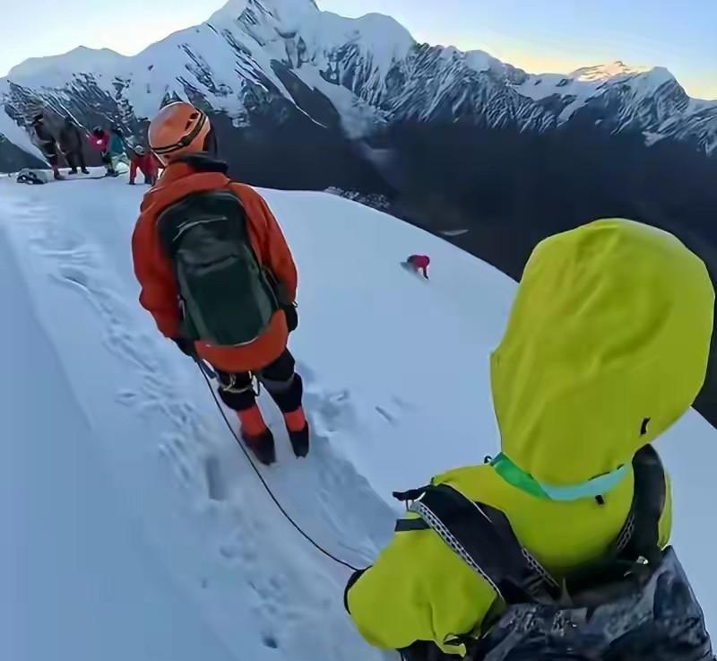 对于发生在四川甘孜州，康定那玛峰雪山，男子滑雪不幸坠落死亡事故，只能说是命中注