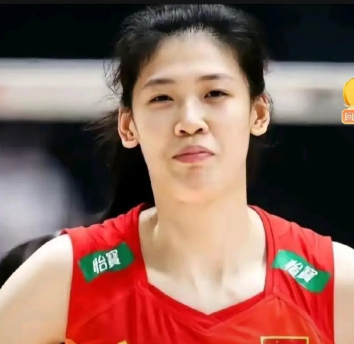 李盈莹返回国内康复治疗！看到李盈莹个人发布的微博以及天津渤海银行女排俱乐部发布