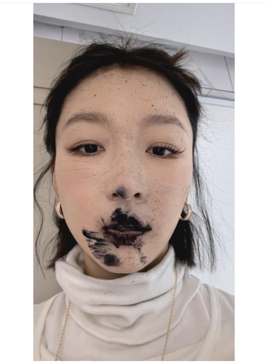 天啊，小雨，你这是什么妆容啊？