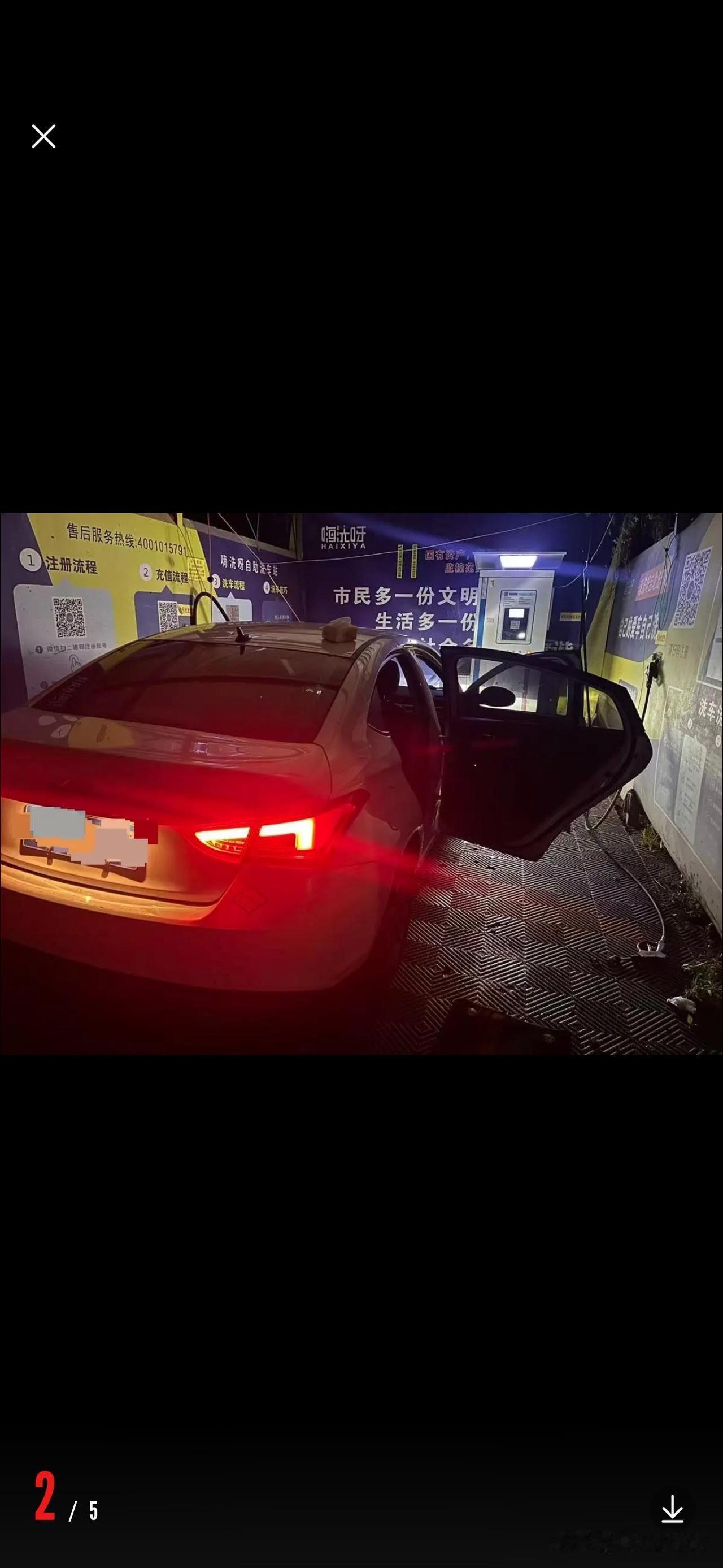 四川一女子在网约车上拉稀，渗入座垫海绵，必须更换，车主陈师傅损失1000多元。