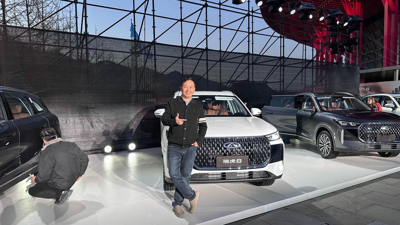 今日第五代瑞虎8全球上市，新车定位纯燃油中型SUV，有虎款、豹款双外观设计，满