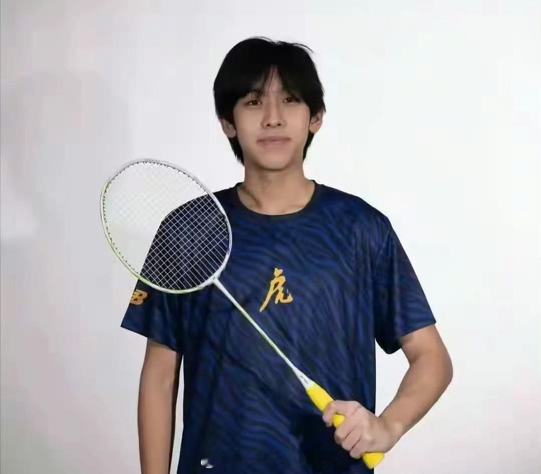 原来他是林志颖儿子，16岁身高1.8m少年感十足，与父亲共用一张脸