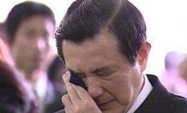 郑丽文被抢风头了！马英九的眼泪比郑丽文的演讲更引人注意。在大家都进
