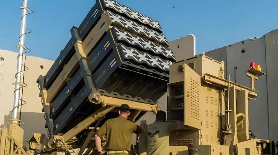 平静的日子没过多久，以色列边境地带又传出了紧急动静，一场突如其来的袭击，打破了原