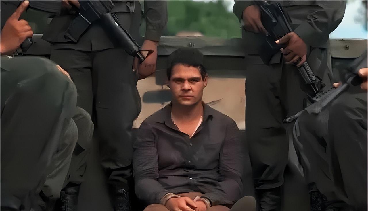 1985年，美国一名缉毒特工，惨遭墨西哥毒枭报复，全身骨骼折断，一根长钢钉钉入头