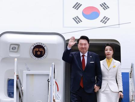 韩国前总统尹锡悦夫妇双双坐牢，反倒在拘留所里财富暴涨。李在明在外打拼整整八年，收