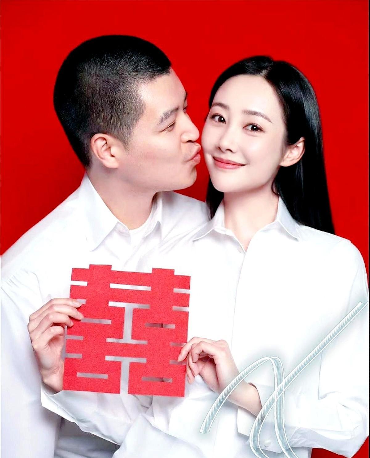 李纯和马頔，领证了。不是八卦，是实锤。戒指戴上了，微博转了，巴黎秀场挥手，一