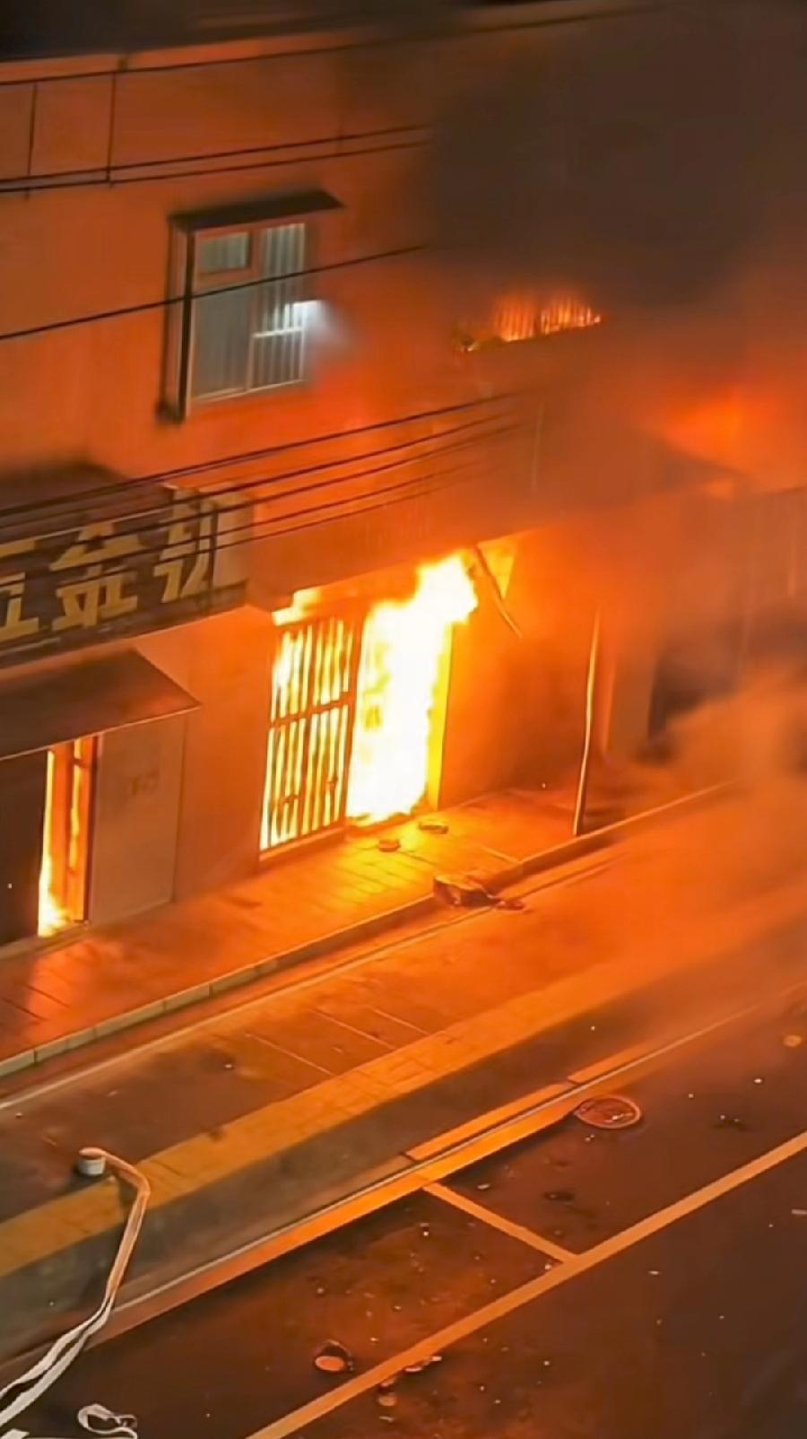 汕头火灾全家惨剧，防盗窗害死人！一楼起火封路，人在三、四楼，9点多还没睡，为什么