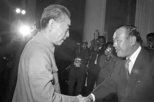 1972年，日本首相田中角荣访华时，向中国索要几根马王堆“千年女尸”的头发，周总