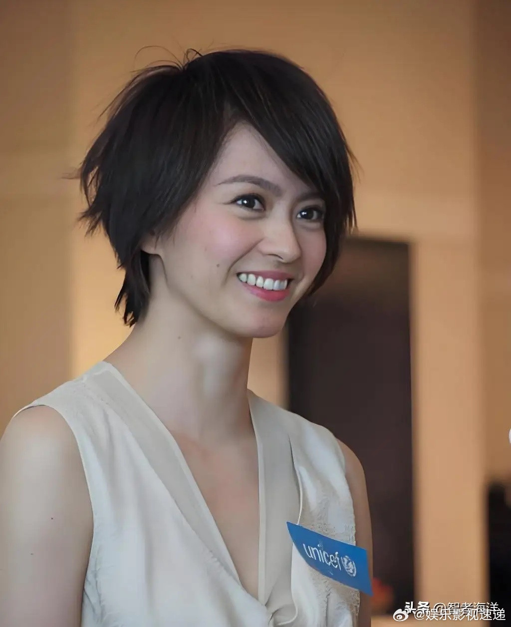 不知道大家发现没梁咏琪有一个独特的地方那就是不论在什么场合，她都是顶着一头利落短