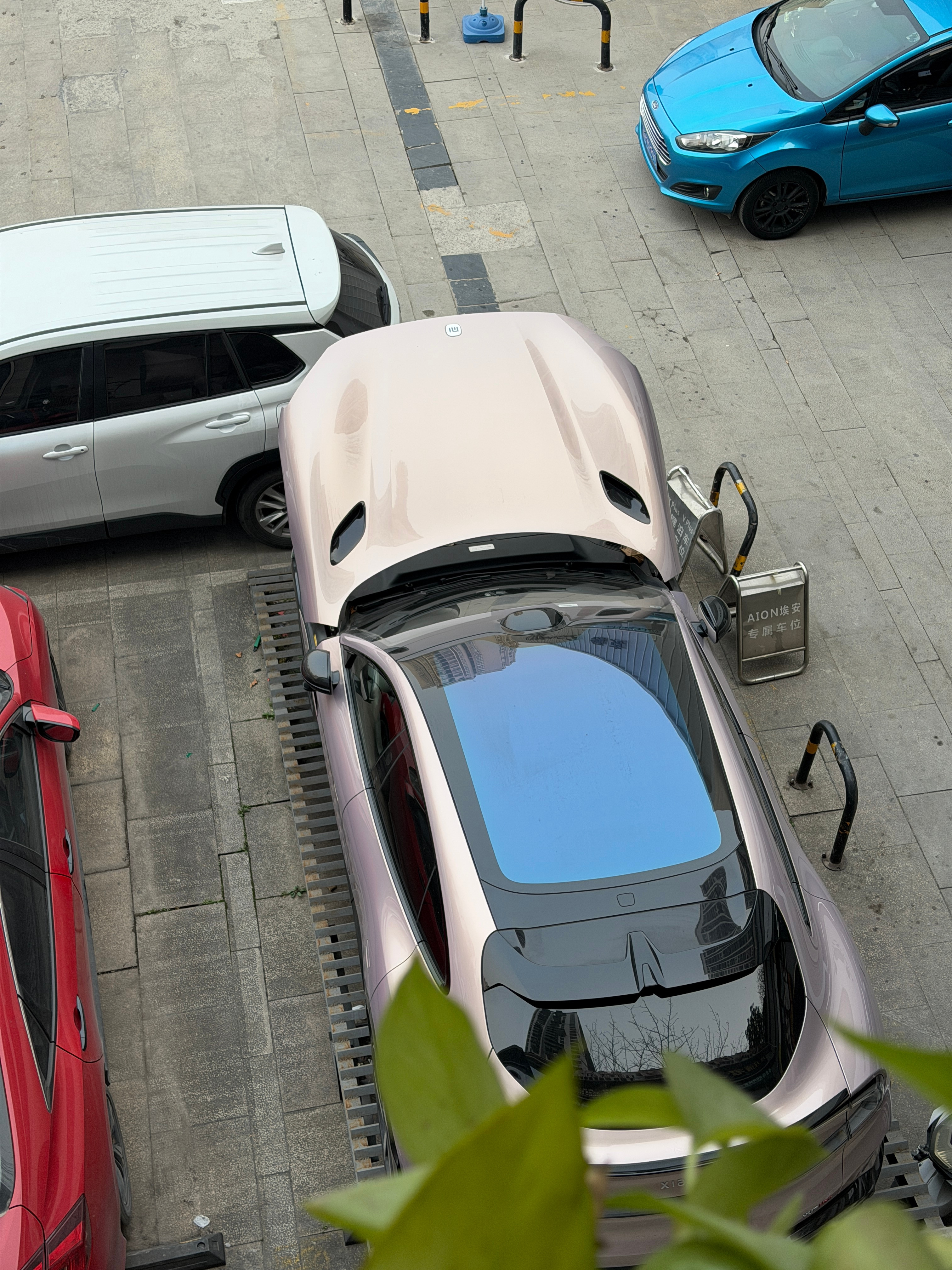 小米YU7电动前备箱在这一刻情绪价值拉满！我让外卖小哥直接放在前备箱、外卖小哥