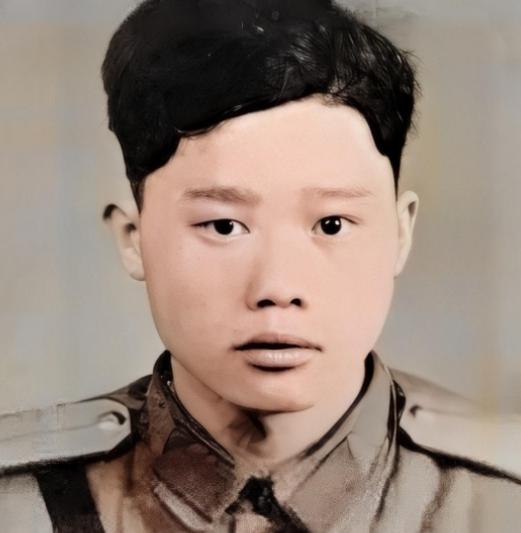 1951年，朝鲜战场零下三十度，18岁的潘天炎蹲在草丛里拉肚子。等他提起裤子跑回