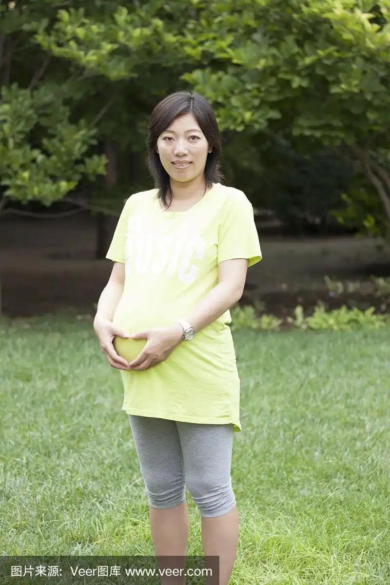 为什么境外拼命想要中国孕妇的血？ 就是为了一鱼两食，一边用高价割孕产妇家庭的