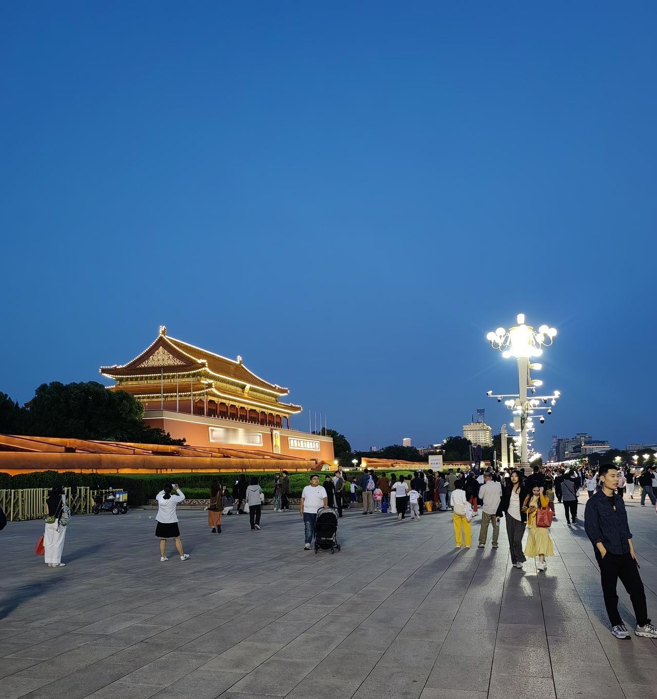 北京2025年经济总量迈上大台阶，首次突破5万亿元，上海有了伙伴北京2025