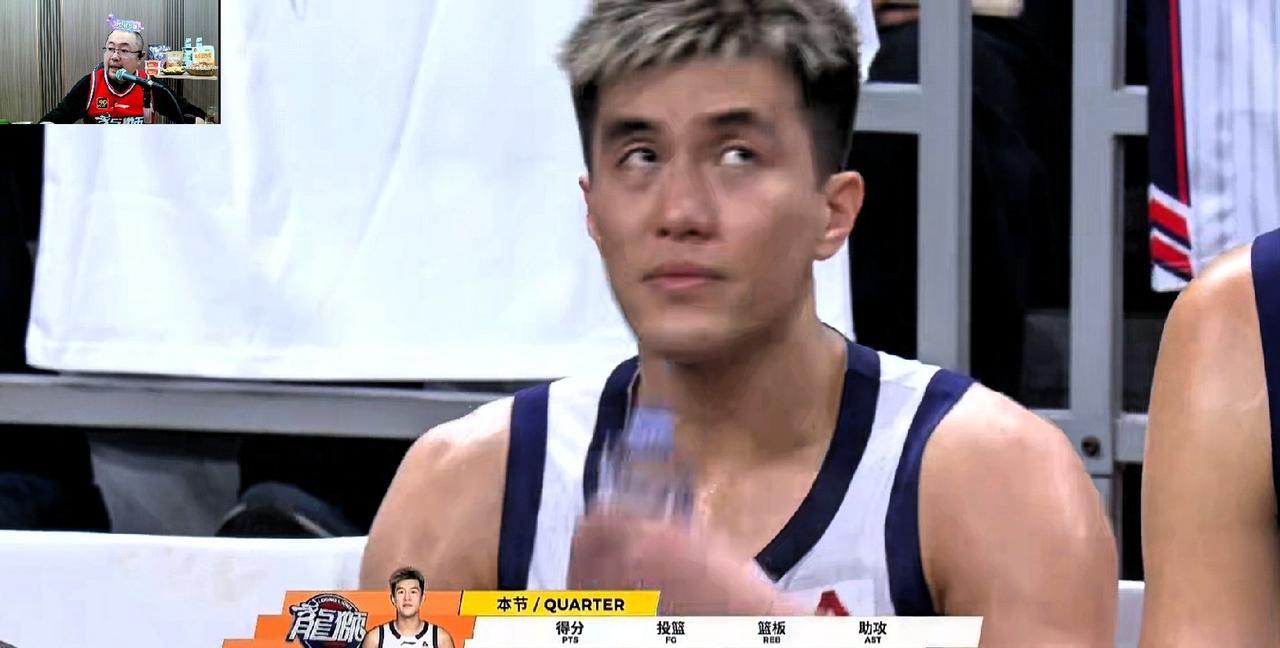 郭艾伦表现力压胡明轩！郭士强现场观赛，世预赛打日本要换将，贾队长惊呼：郭艾伦运控