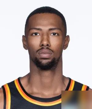 贾尔斯，山西不要的“水货”，在江苏砍下30+10+8。去年在山西，他场均不到