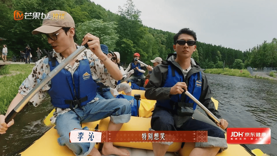 花少7的最后，仿佛是宿命的告别，没有冲突、没有戏剧，只有真实的情感交织。这种温暖