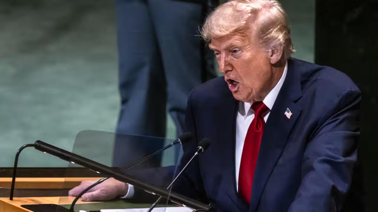 据美国媒体报道，就在前一天还摆出“要管住白宫”的姿态后，美国参议院仅隔24小时就