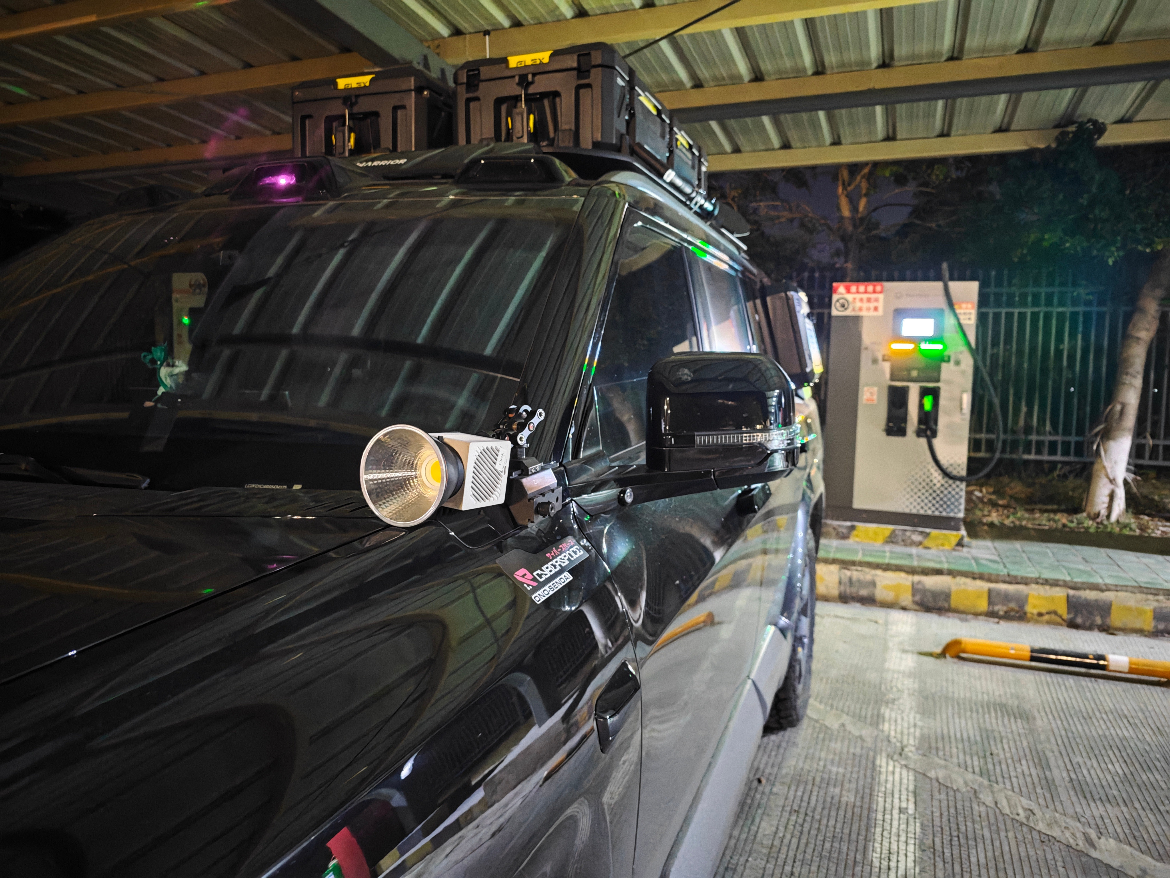 充电中，已经到广C了，目前剩余油量769km