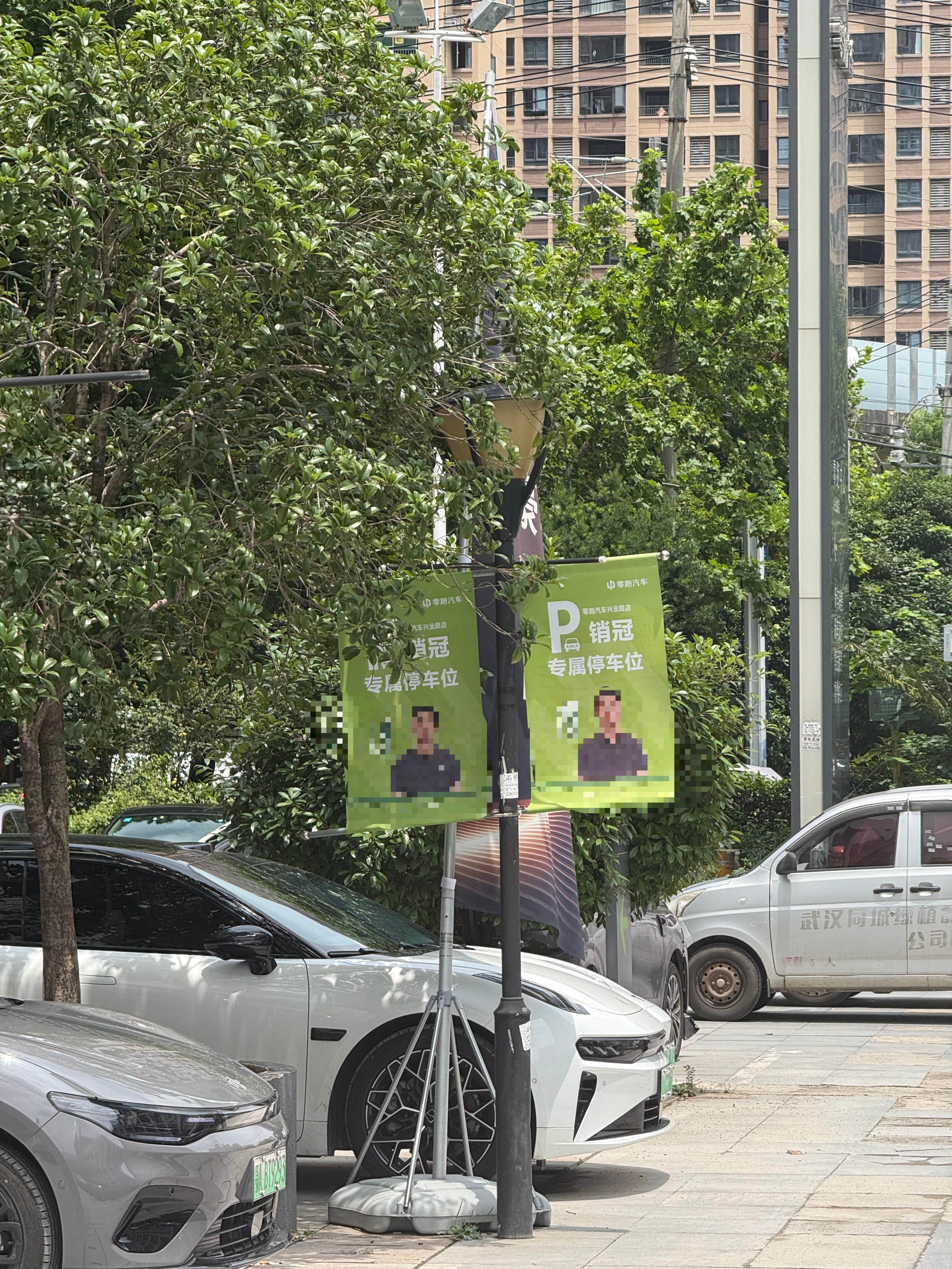 真....第一次见到销冠停车位以前我都是在网上听说的