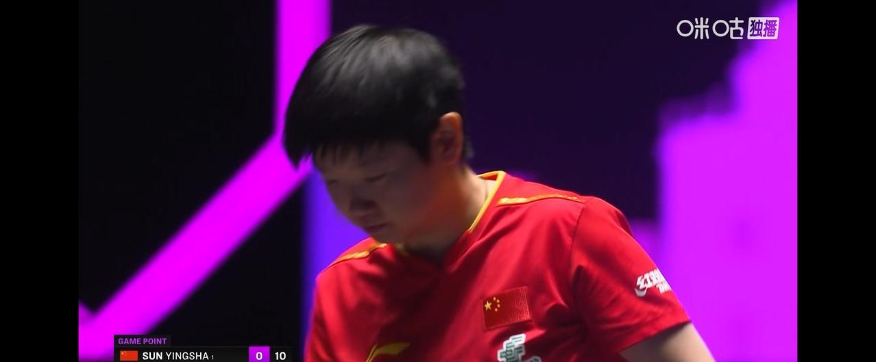 没想到啊，迪亚兹第一局12：10赢了莎莎。迪亚兹确实挺猛的，别看是闺蜜，上了赛