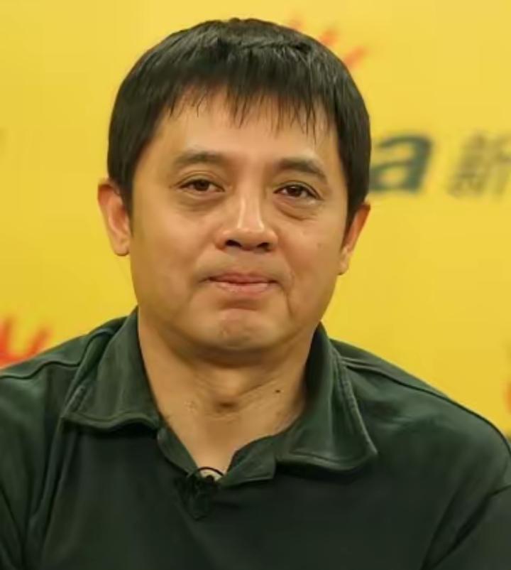 宋晓军，男，1956年出生，分别毕业于大连陆军军校雷达与声纳技术专业、大连水面舰